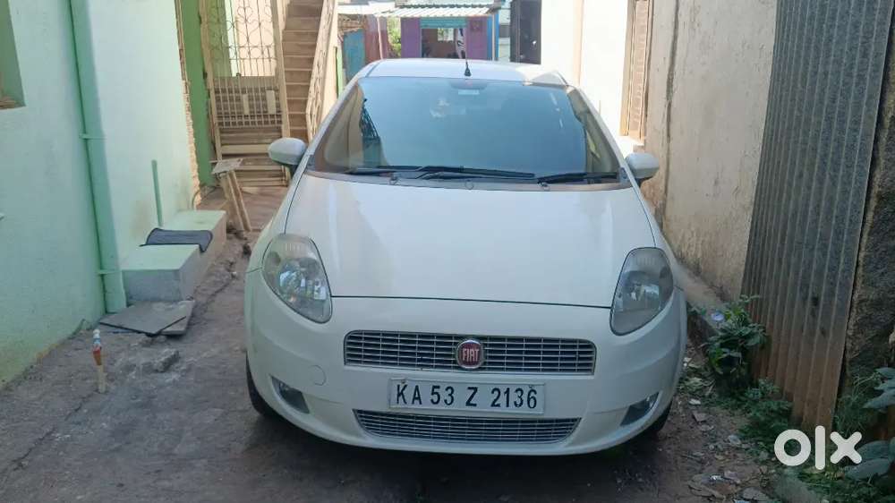 Fiat Punto 2011 Petrol 140000 Km Driven