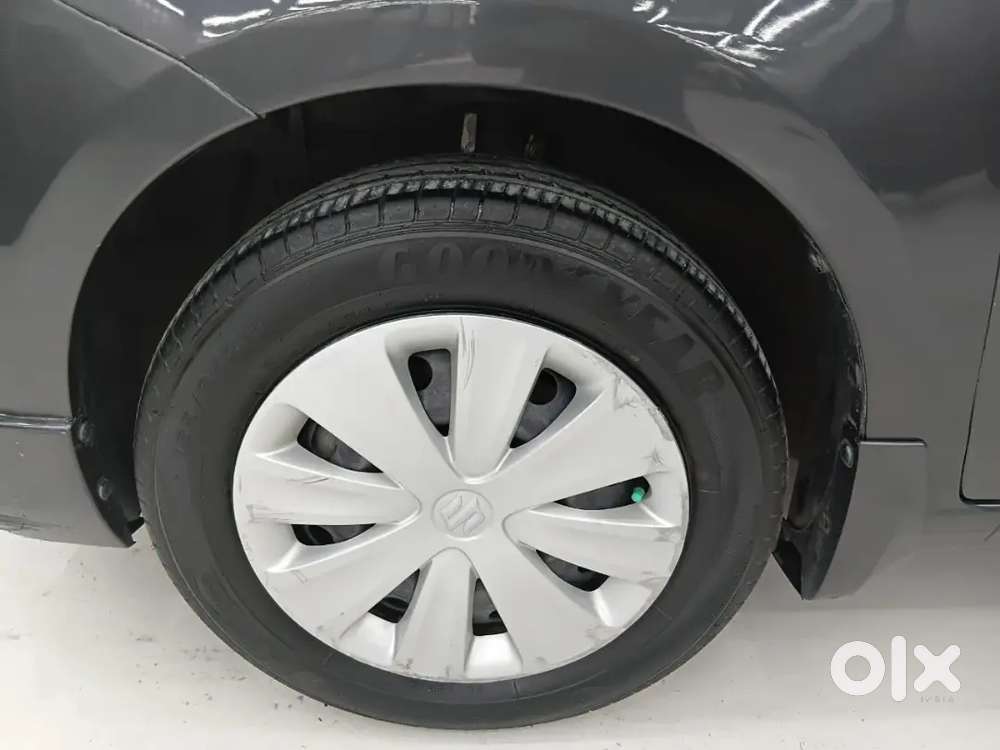 Maruti Suzuki Eritiga Vxi.