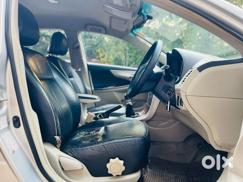 Toyota Corolla Altis 2010-2013 Gl, 2012, Petrol