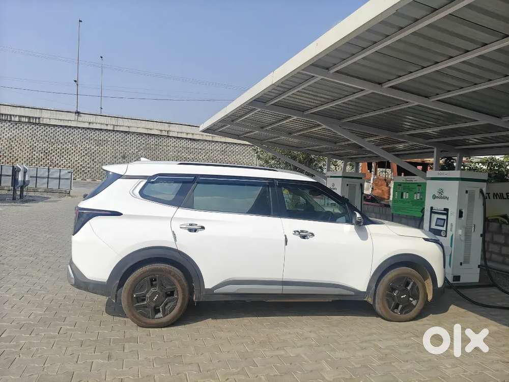 Kia Carens Clavis Ev 2025 Electric 24500 Km Driven