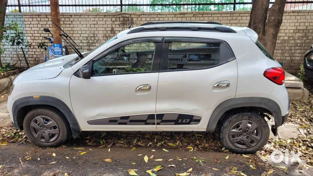 Automatic Kwid Rxl White