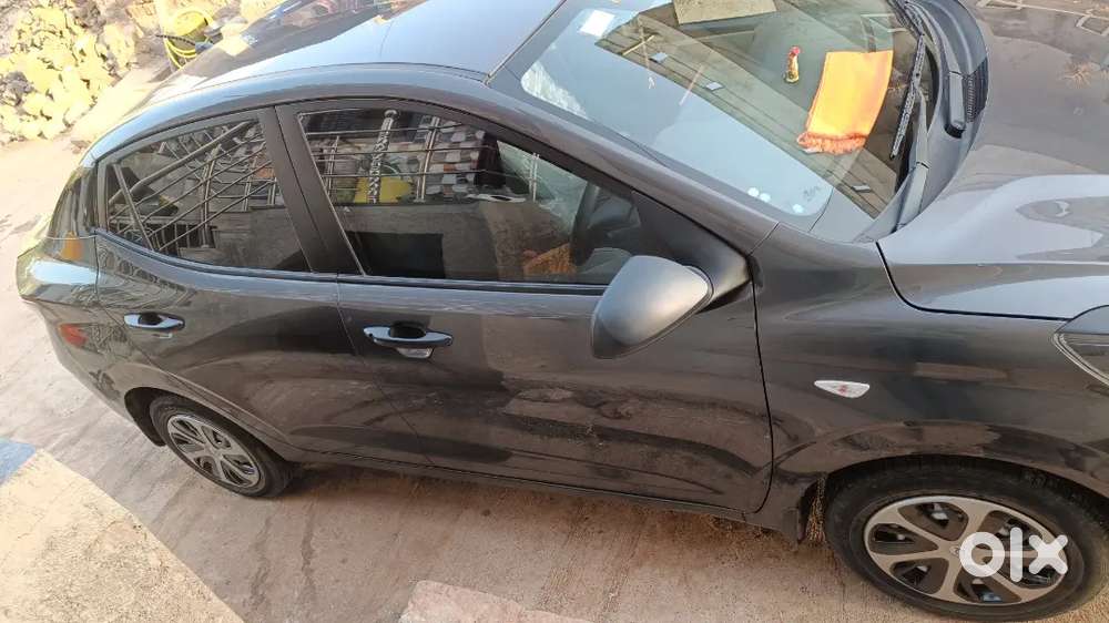 Hyundai Aura 1.2 Petrol 2025/8