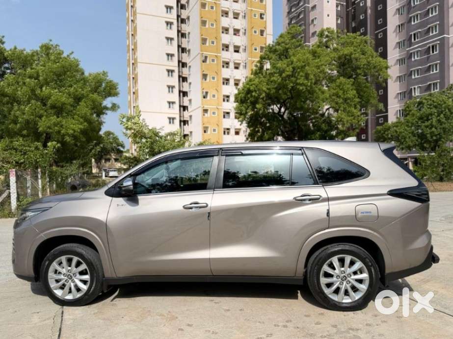 Toyota Innova Hycross 2.0 Vx (o) Hybrid 7 Str, 2026, Petrol