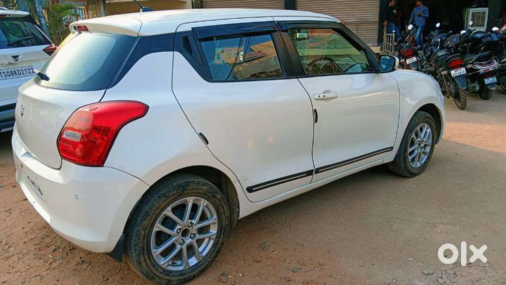 Maruti Suzuki Swift 1.3 Zxi, 2022, Petrol