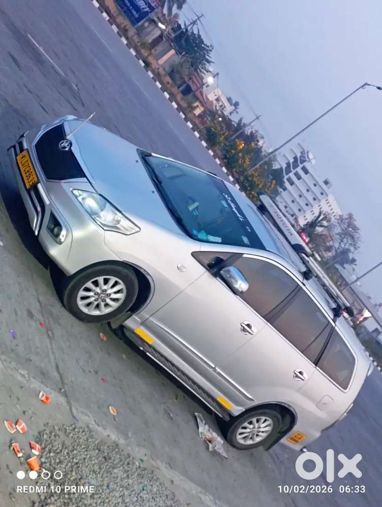 Toyota Innova 2014 Dicember Model Diesel Manual 285000 Km Driven