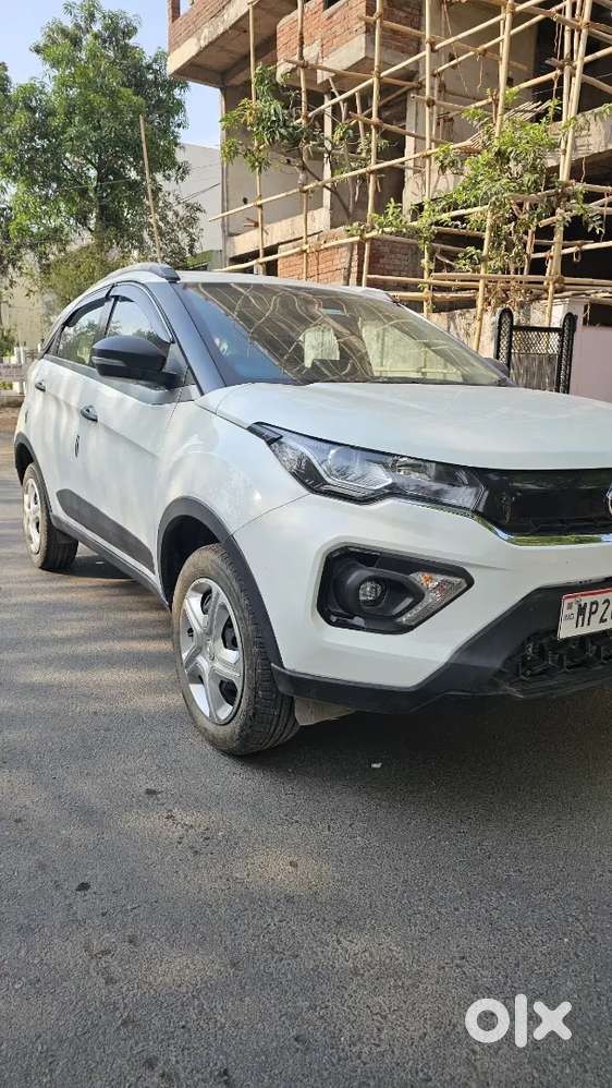 Tata Nexon 2022 Sunroof Manual Diesel Well Maintained
