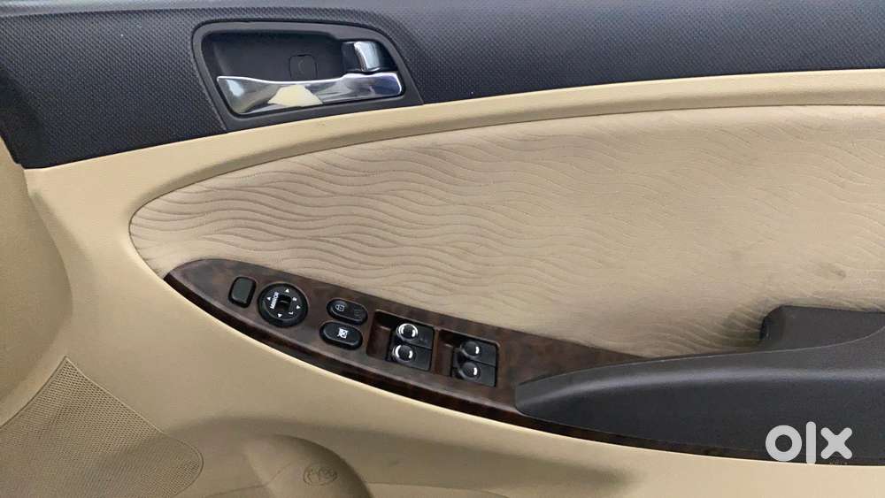 Hyundai Verna Fluidic 1.6 Vtvt Sx, 2013, Petrol