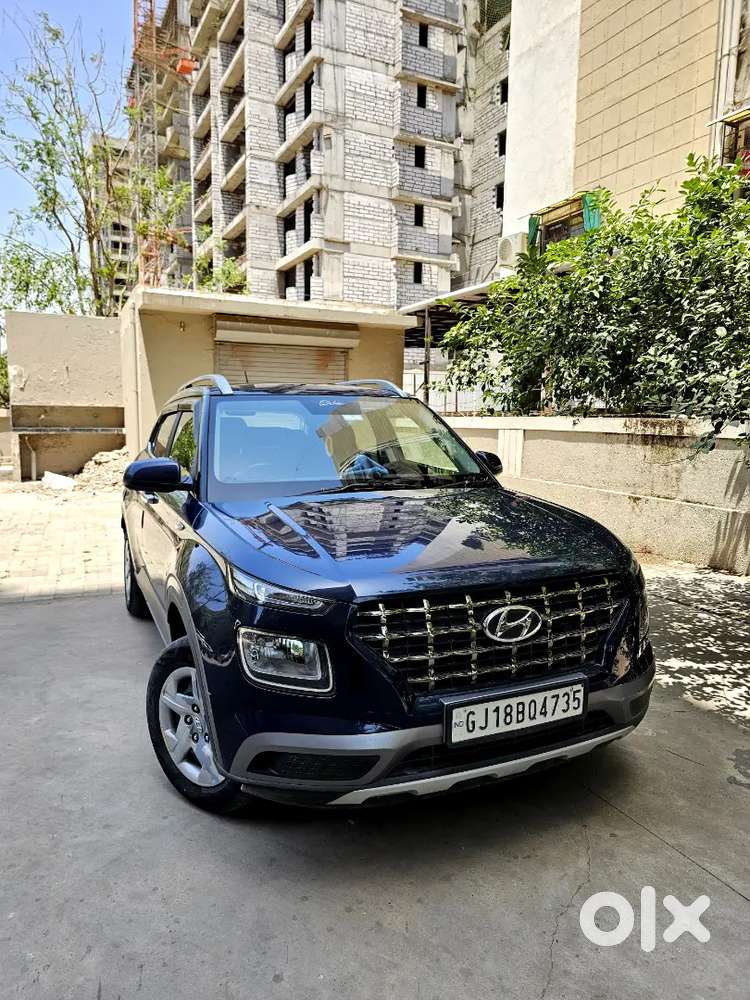Hyundai Venue 2022 Petrol Well Maintained