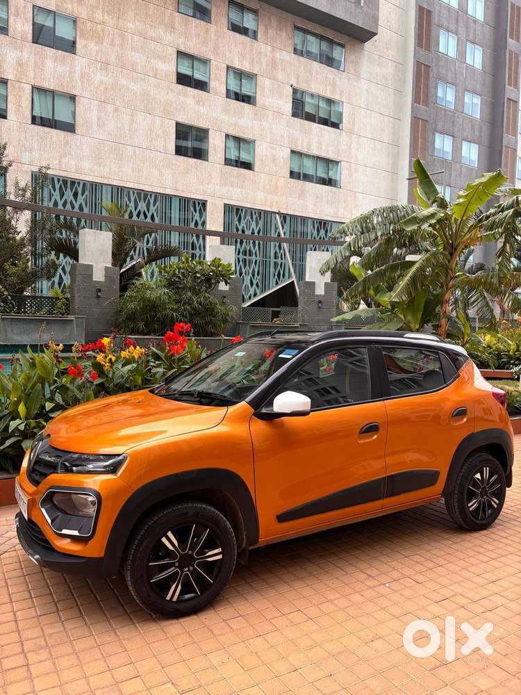 Renault Kwid  Automatic  Dual Tone  Top End- 2023 Petrol  6300 Km