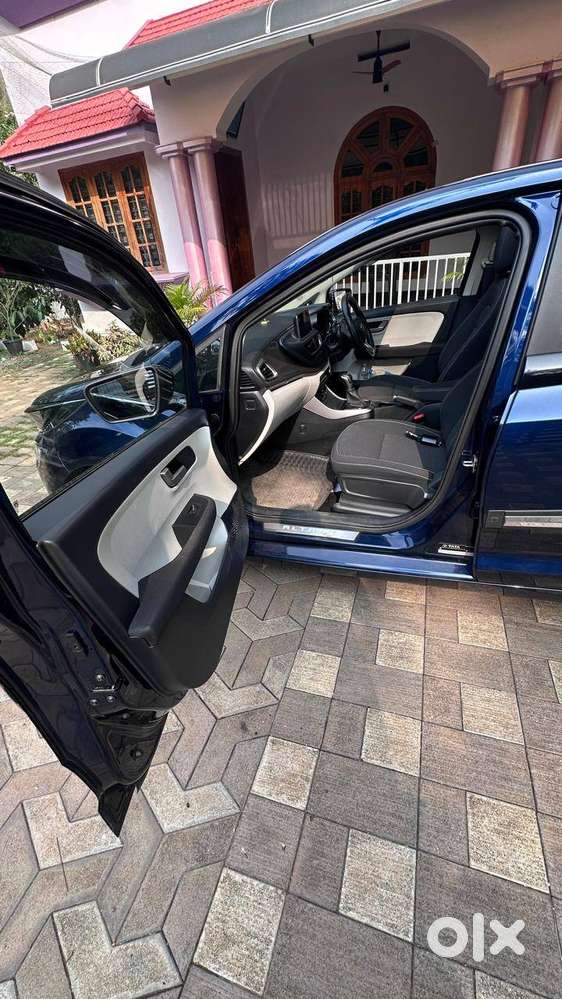 2023 Tata Altroz Petrol Dca  14,000 Km  Opera Blue  Single Owner