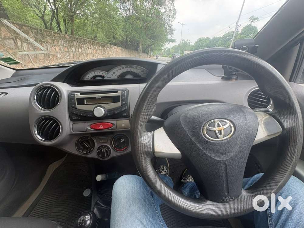 Toyota Etios Petrol Manual 2011 Km Driven 104000