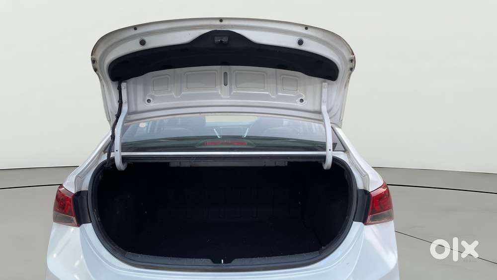 Hyundai Verna 1.6 Vtvt Sx, 2018, Petrol