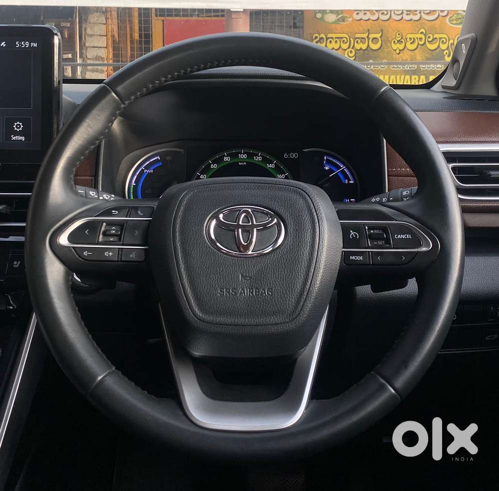 Toyota Innova Hycross 2.0 Zx Hybrid 7 Str, 2023, Petrol