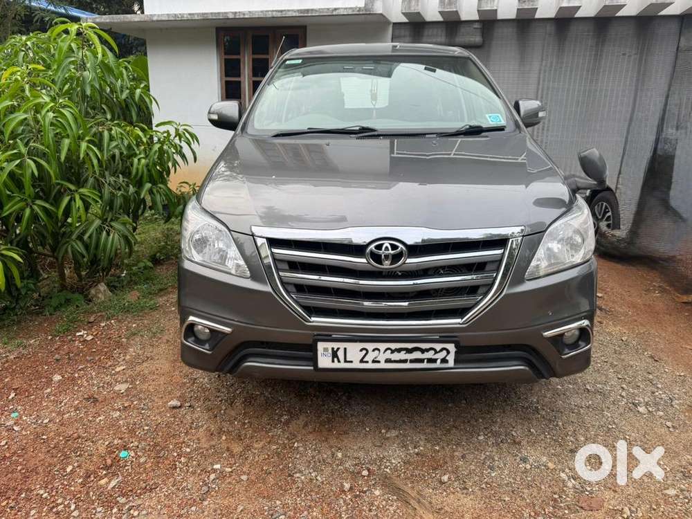 Toyota Innova V
