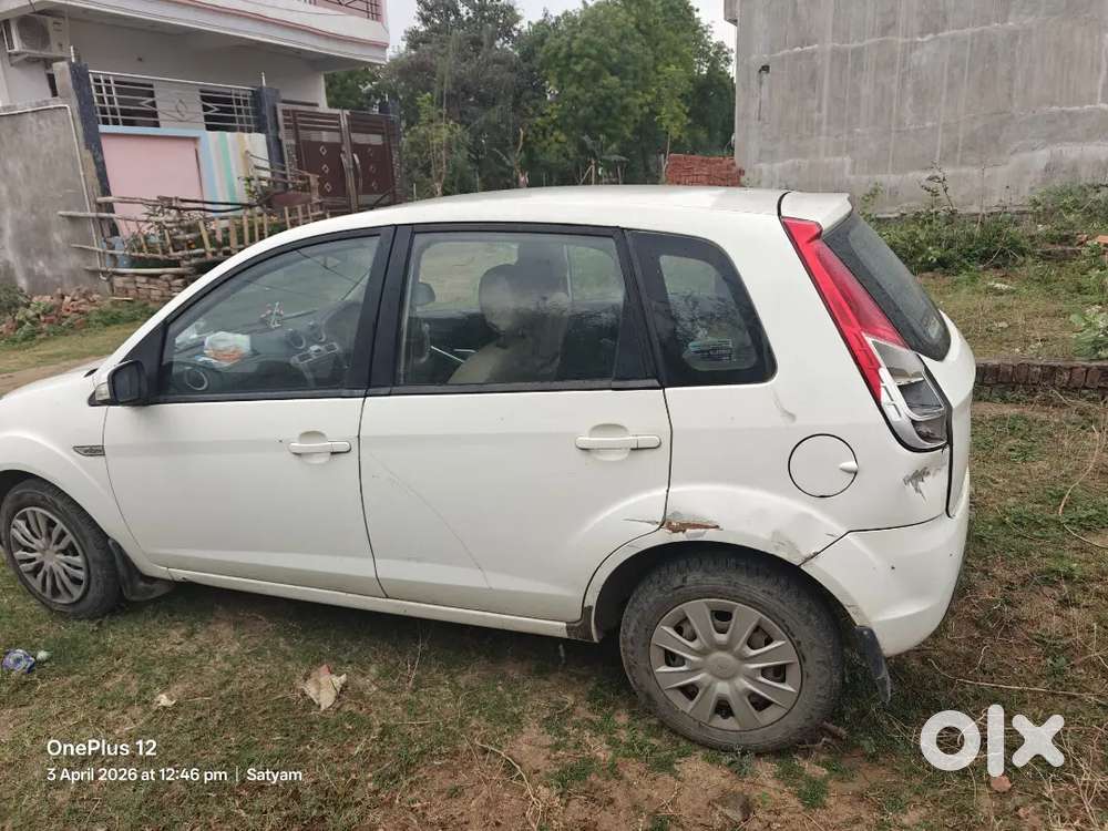 Ford Figo Petrol Zxi 2015 Variant