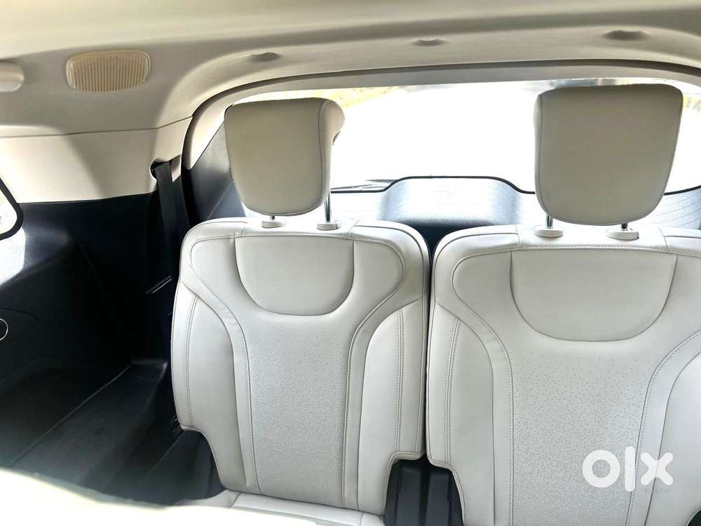 Mahindra Xuv700 2.0 Ax 7 Petrol At Luxury Pack Str, 2025, Petrol