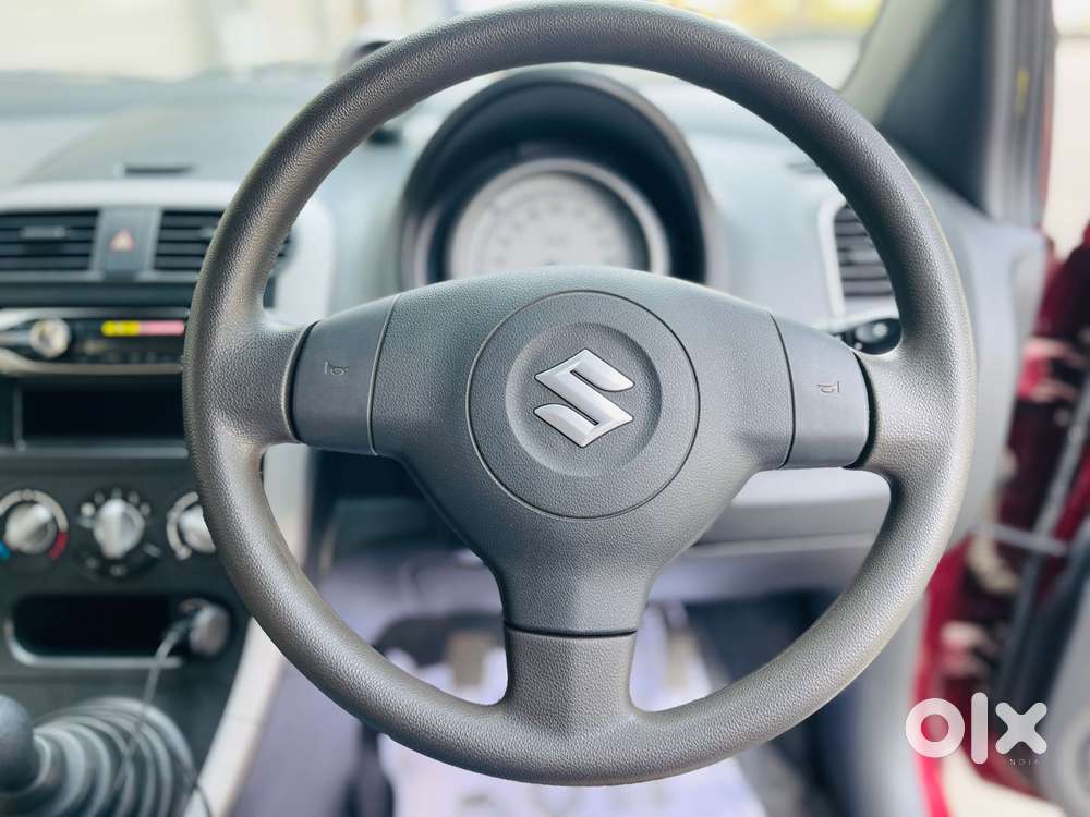 Maruti Suzuki Ritz Vxi, 2011, Petrol