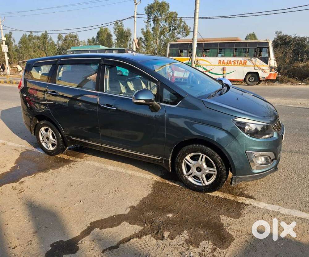 Mahindra Marazzo M6, 2018, Diesel