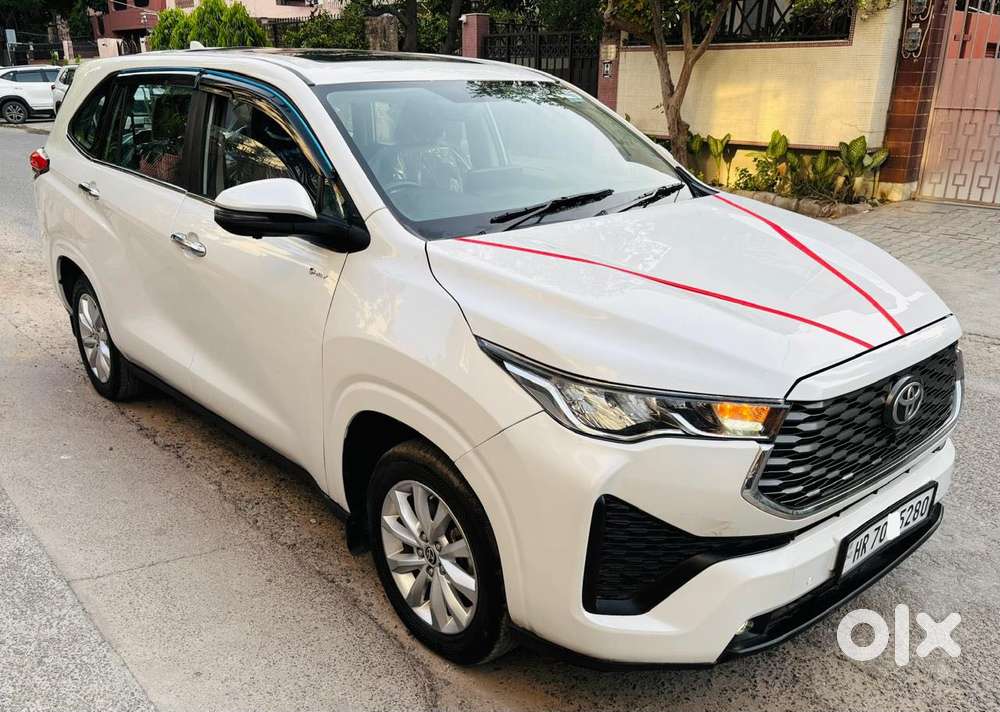 Toyota Innova Hycross 2.0 Vx (o) Hybrid 7 Str, 2025, Petrol