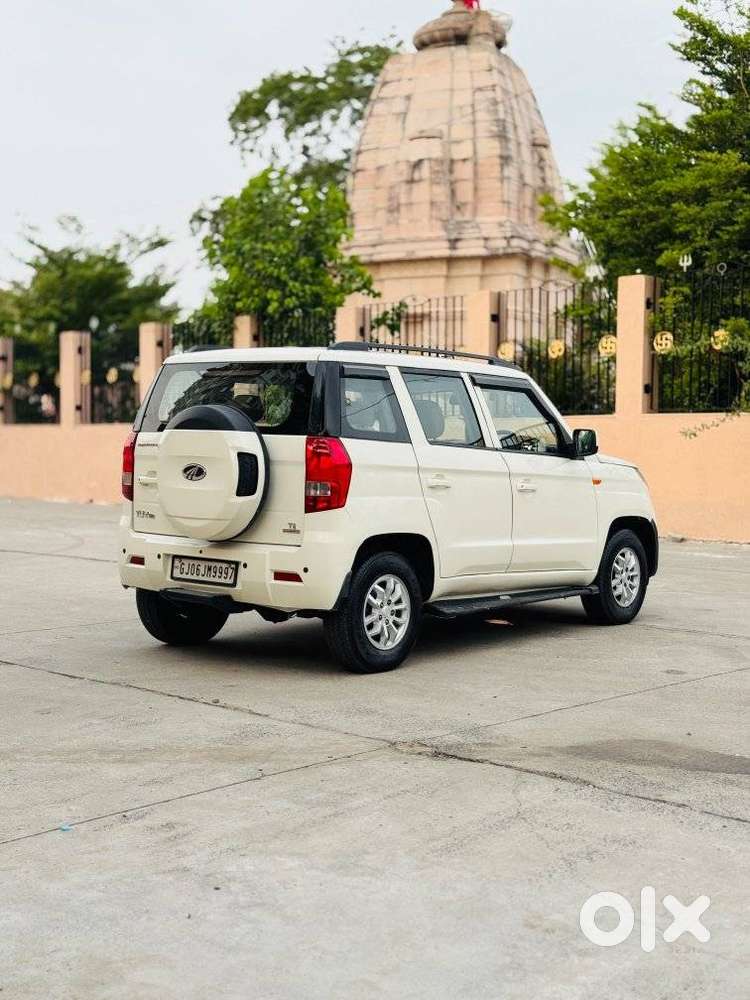 Mahindra Tuv 300 T8 Amt, 2015, Diesel