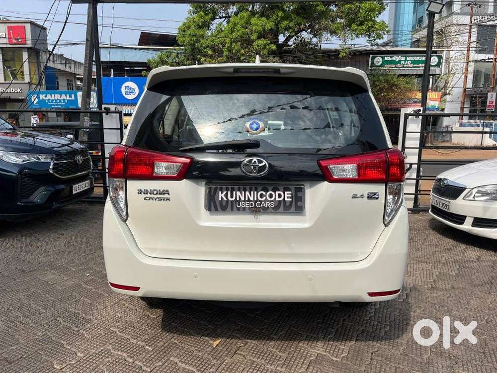 Toyota Innova Crysta 2.4 V, 2016, Diesel