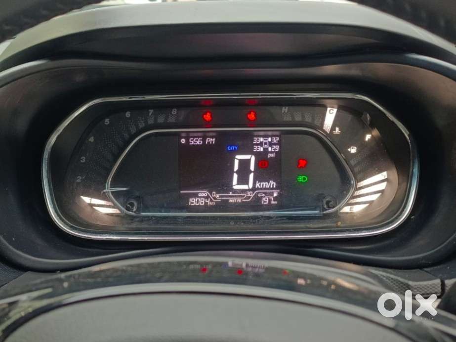 Tata Nexon Xz Plus (hs), 2022, Petrol