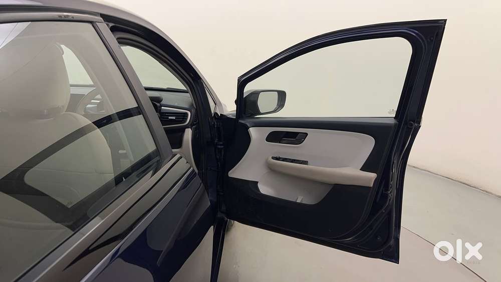 Tata Altroz 1.2 Xz Plus Petrol, 2025, Petrol