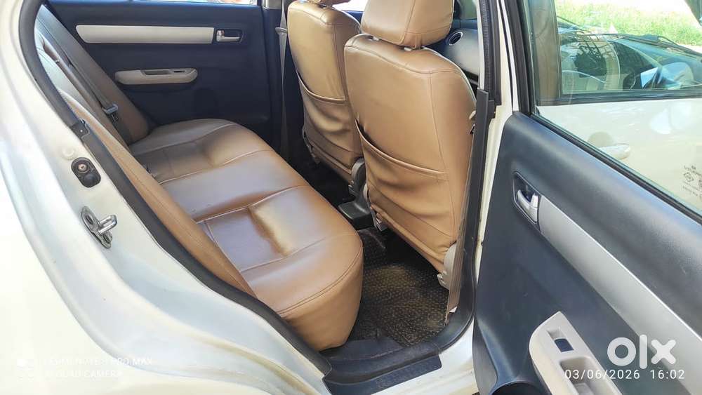 Maruti Suzuki Swift Dzire Zxi, 2011, Petrol