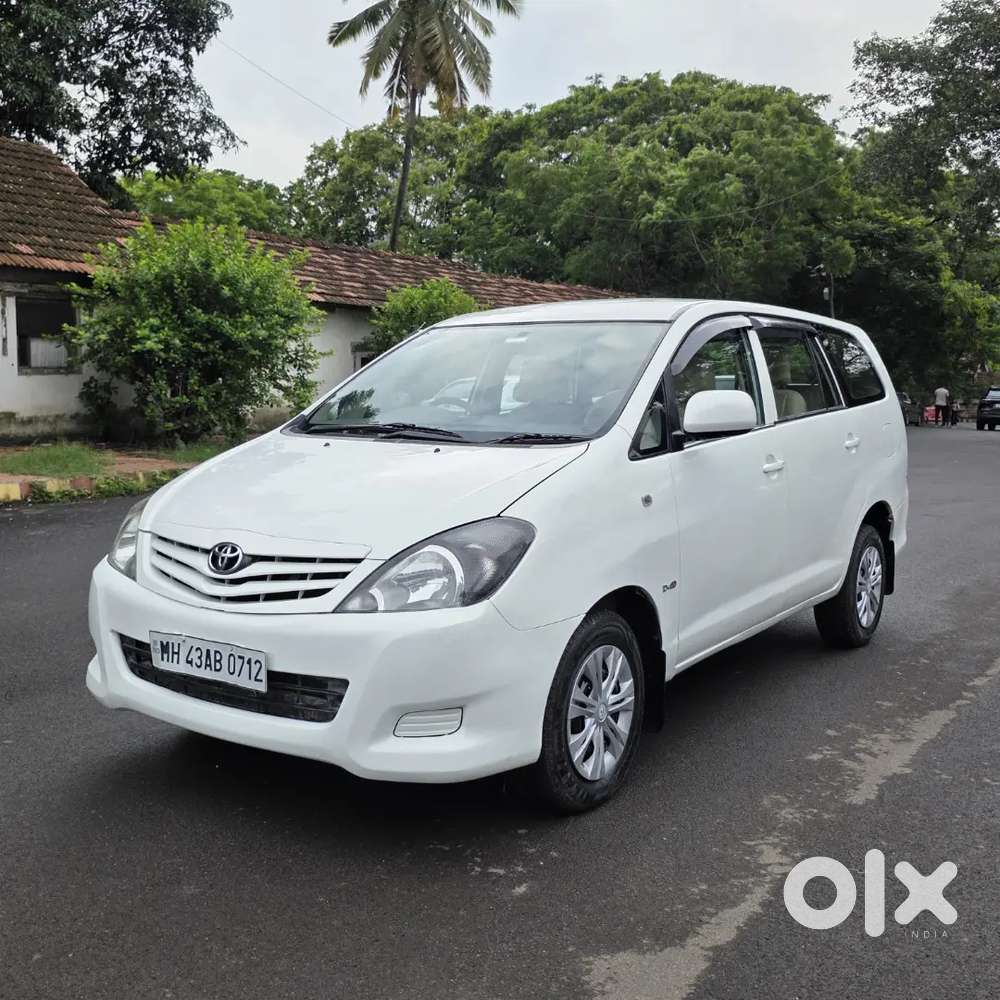 Toyota Innova G4 2010 Model.