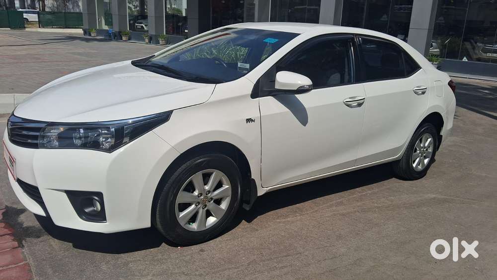 Toyota Corolla Altis 2010-2013 G, 2014, Petrol