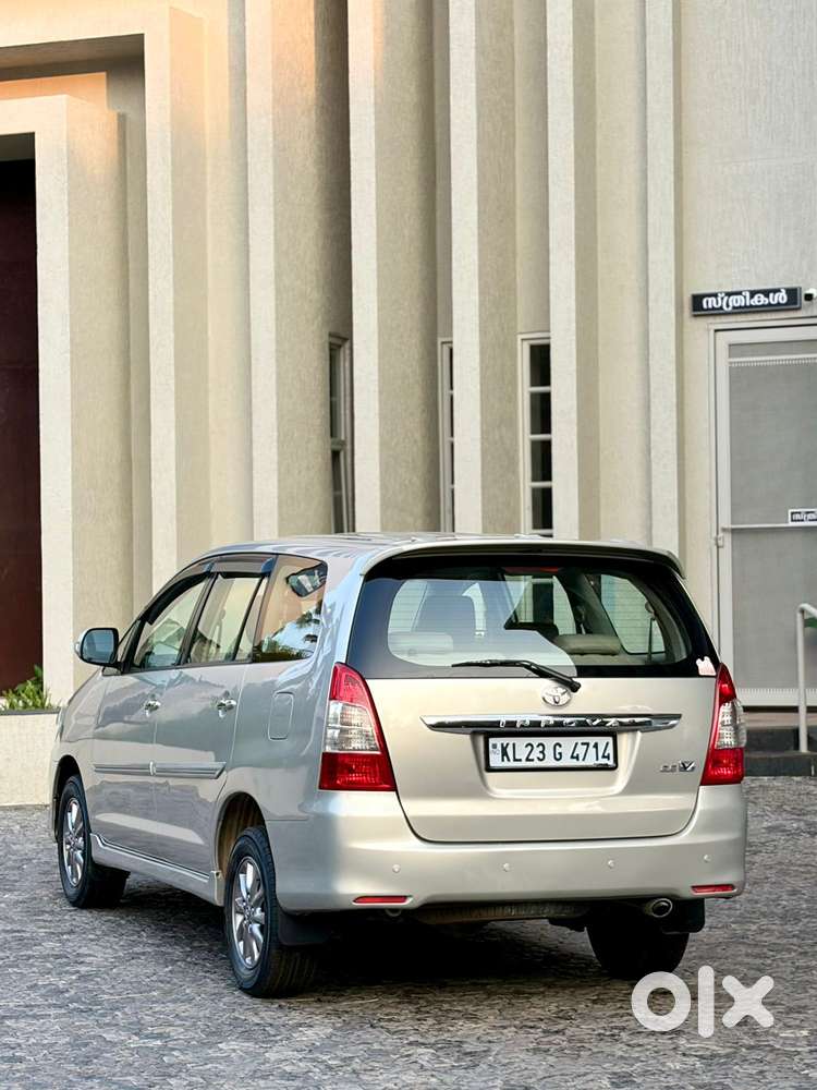 Toyota Innova 2.5 Vx 8 Str Bs-iii, 2013, Diesel