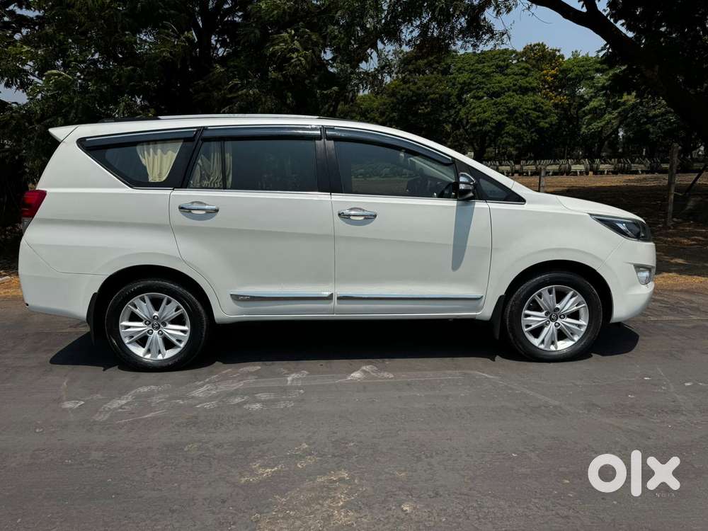 Toyota Innova Crysta 2.8 Z, 2016, Diesel