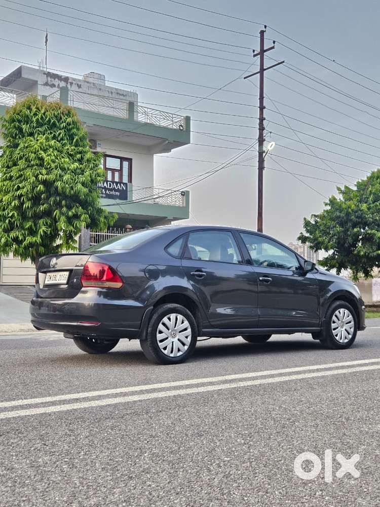 Volkswagen Vento 1.2 Tsi Highline Plus At, 2017, Petrol