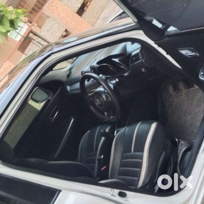 Maruti Suzuki Swift Vvt Zxi, 2021, Petrol