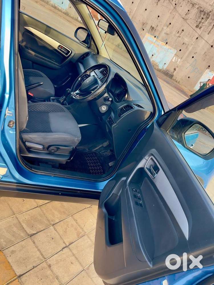 Maruti Suzuki Breeza Zdi Diesel Model 2017 Owner 1st