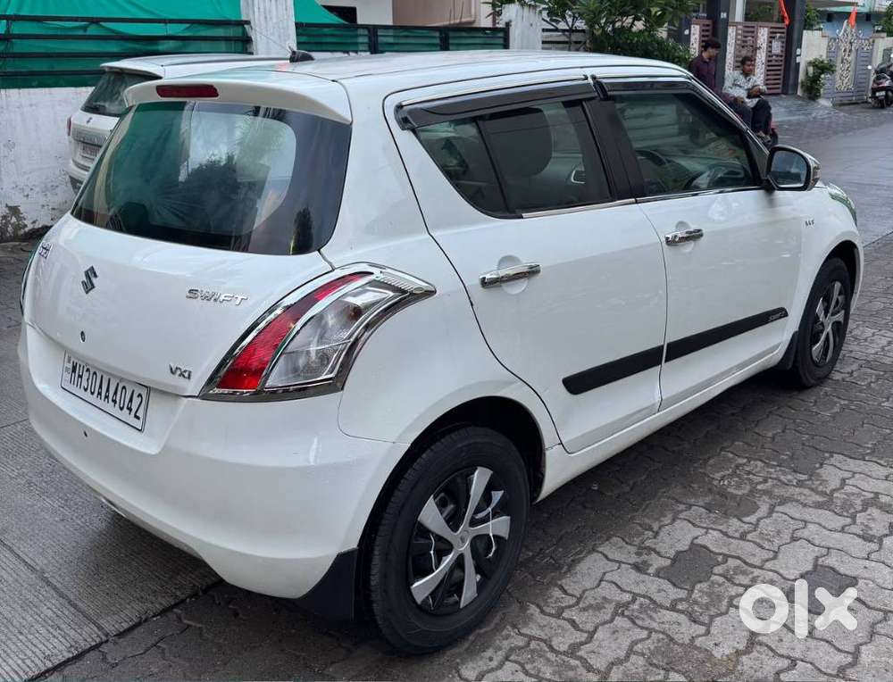 Maruti Suzuki Swift Vxi, 2012, Petrol