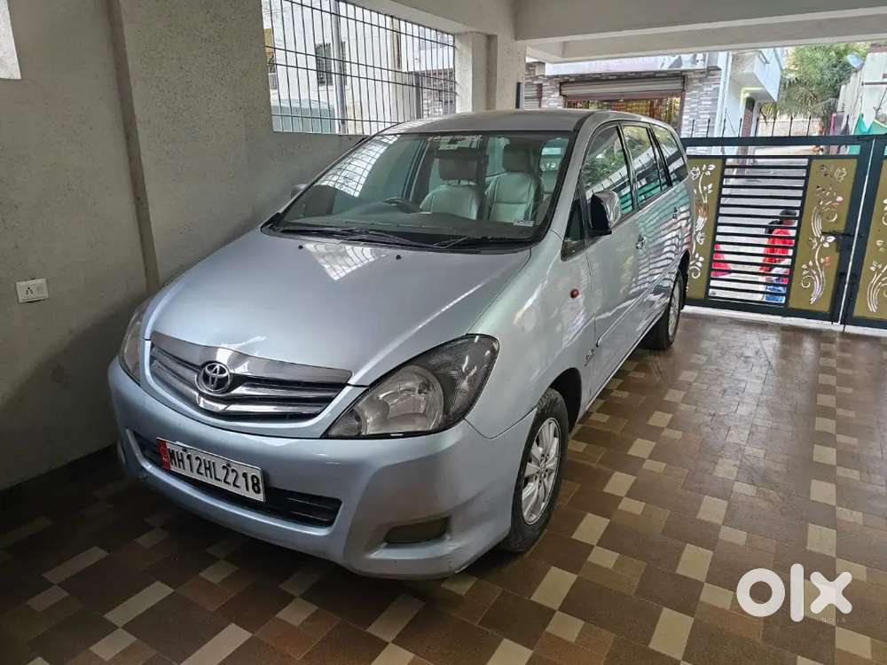 Toyota Innova 2.5 V 2011