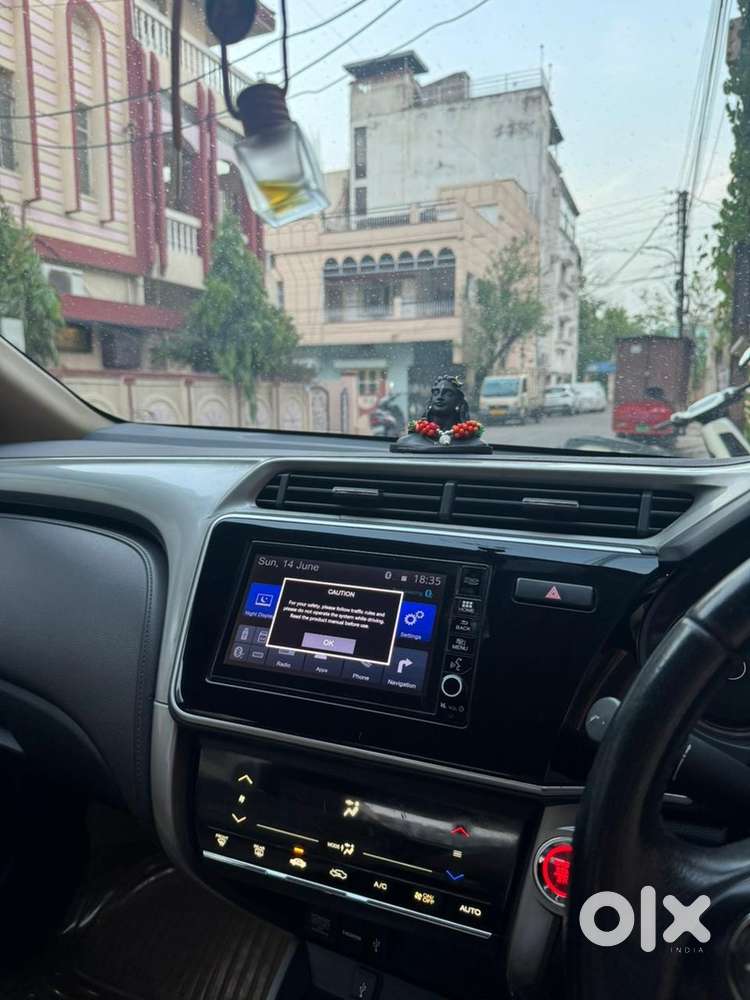Honda City 2018 Petrol 61000 Km Driven Selling Due To Moving Out Job