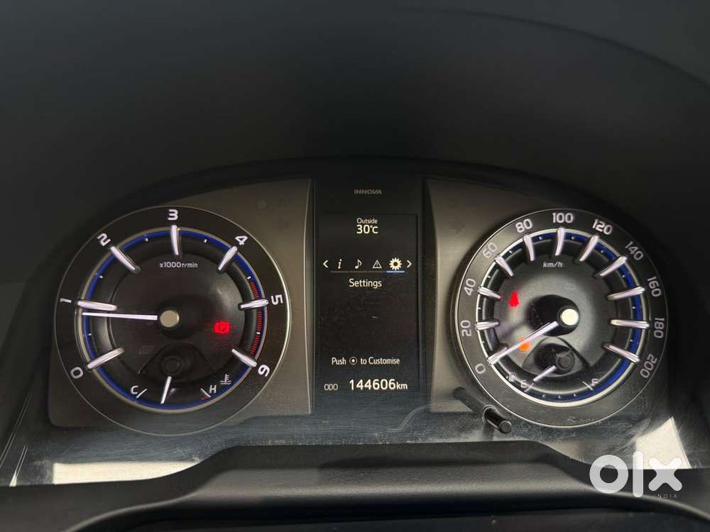 Toyota Innova Crysta 2.4 V, 2017, Diesel