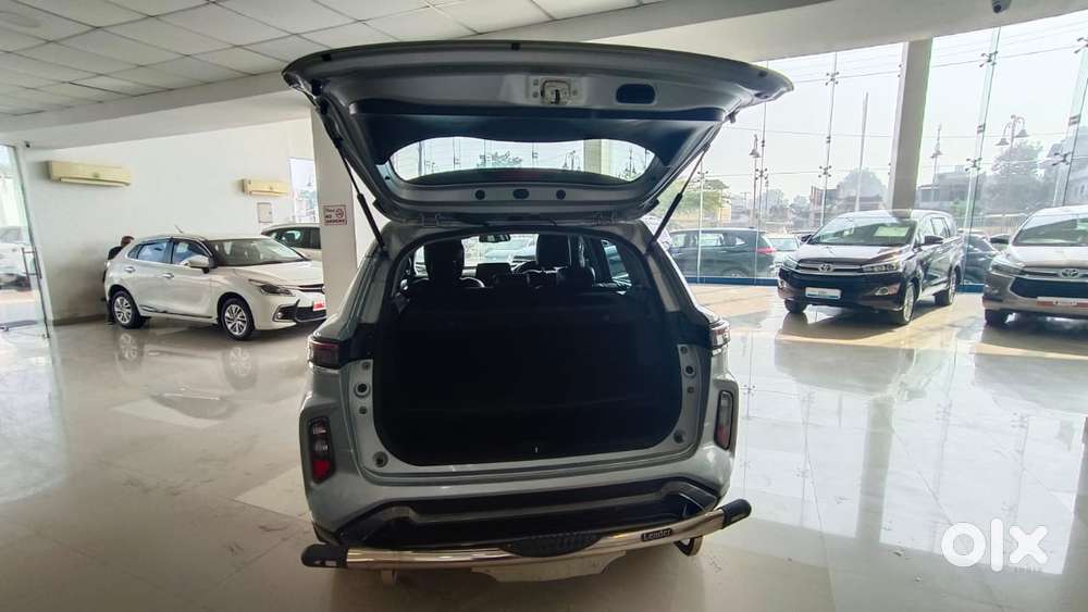 Maruti Suzuki Grand Vitara 1.5 Alpha Plus Intelligent Hybrid Ecvt, 2..