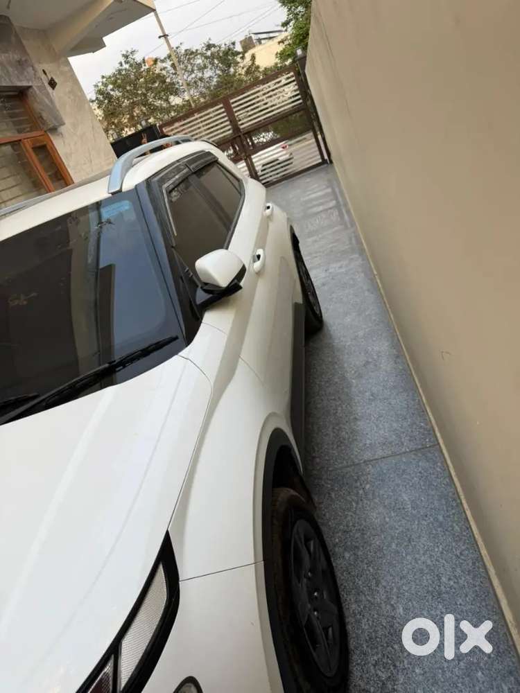 Hyundai New Venue 2023 Petrol 52000 Km Driven