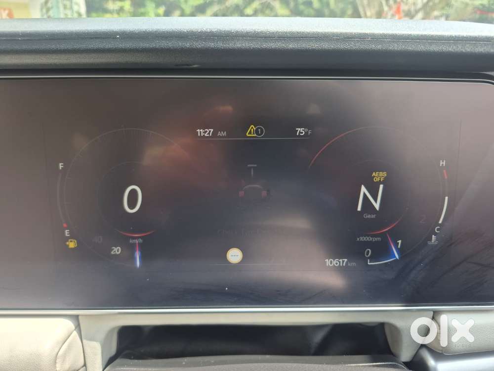 Mahindra Xuv700 2.0 Ax 7 Petrol Mt Str, 2024, Petrol