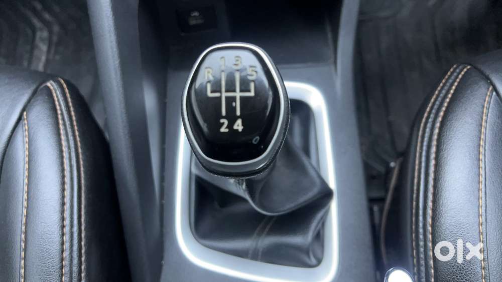 Nissan Magnite 1.0 Xv Premium, 2021, Petrol