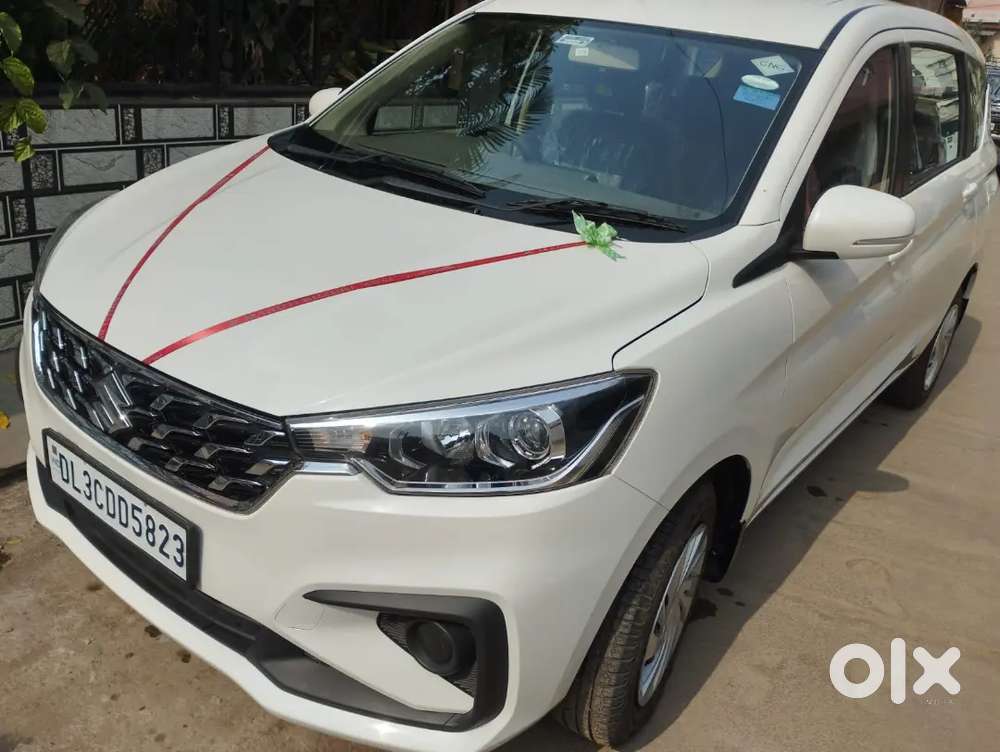 Nov 2025, Maruti Ertiga, White Colour, Petrol+cng,