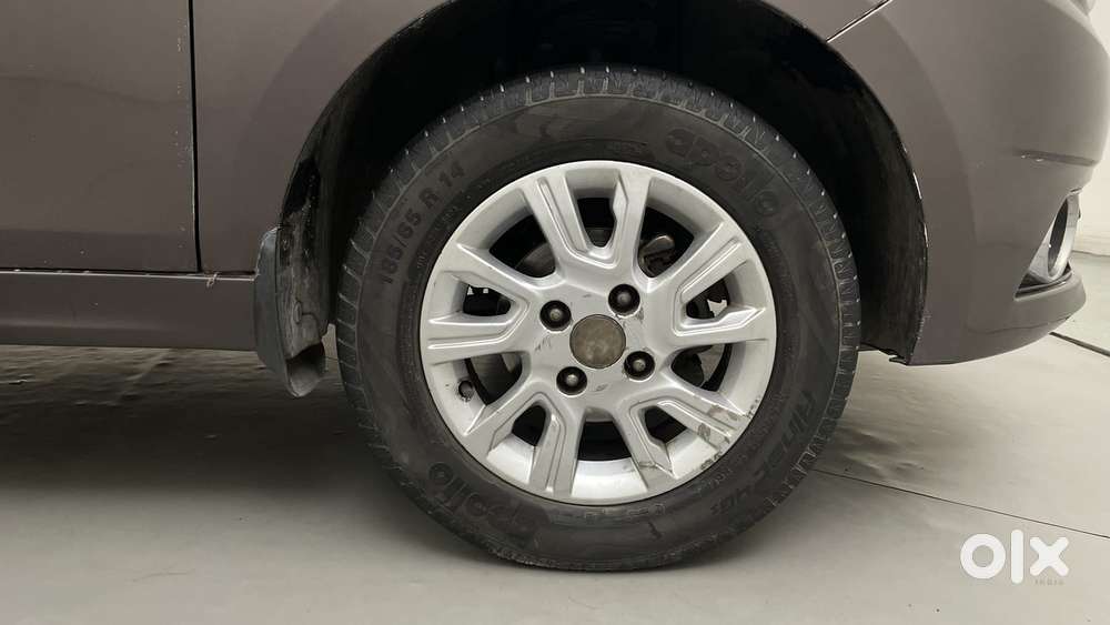 Tata Tiago Xza, 2017, Petrol