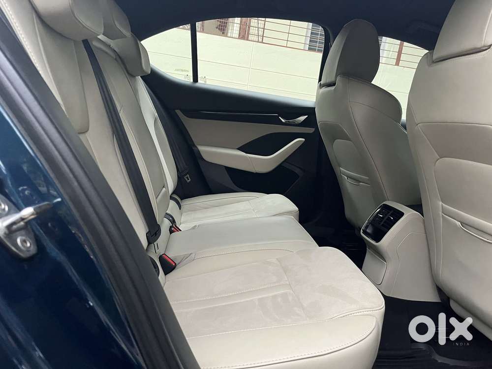 Skoda Octavia 2.0 Style Tsi At, 2022, Petrol