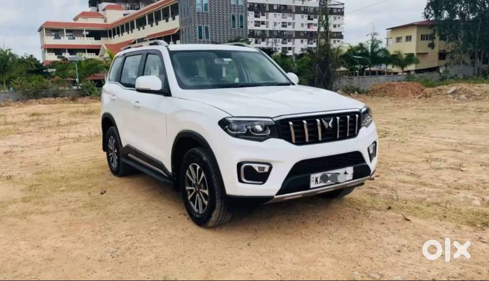 2025 Z8 Select Petrol 7 Str Mahindra Scorpio N 2350 Km Driven