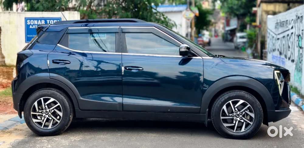 Mahindra Xuv 3xo Ax5 Pm Mt, 2024, Petrol
