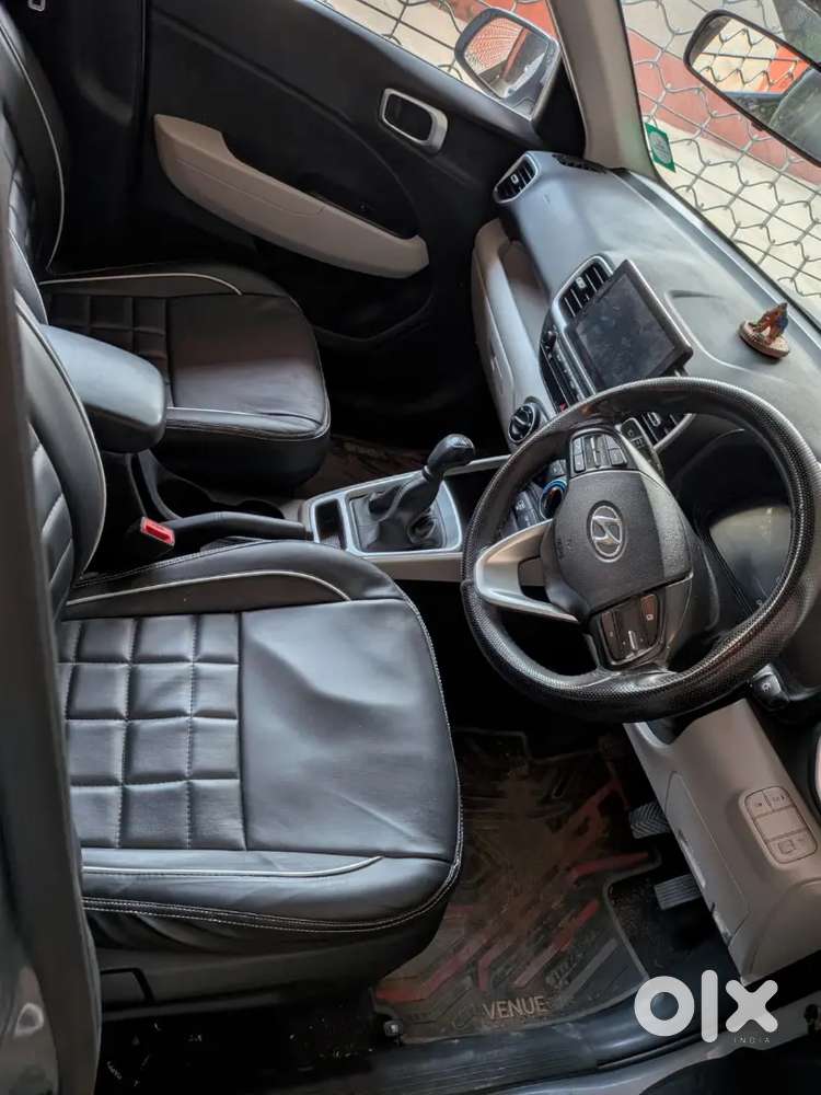 Hyundai Venue 2024 Petrol Manual- Bh Registration