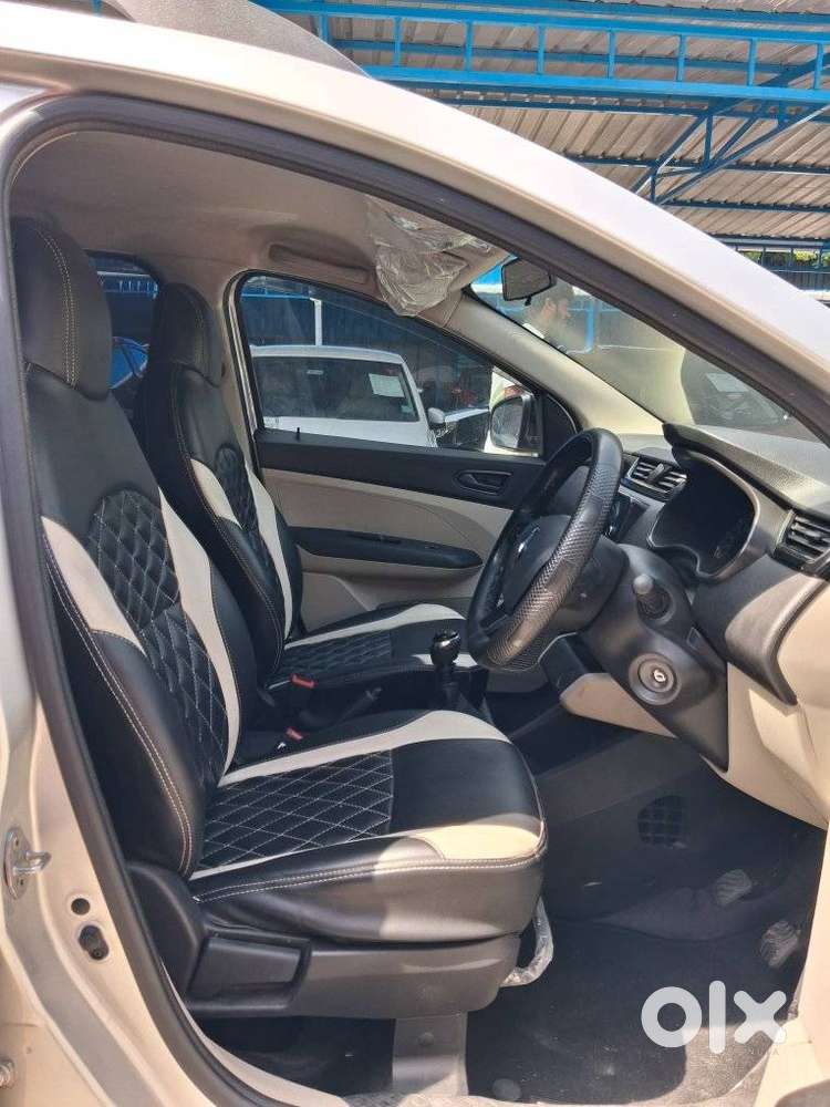 Renault Triber Rxt, 2025, Petrol